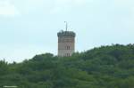 Die Türme vom Jagdschloss Granitz ragen aus dem Granitzer Wald heraus (Mönchgut - Rügen, Mai 2011)