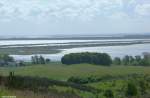 Blick beim Aufstieg auf den Dornbusch als höchste Erhebung der Insel Hiddensee in Richtung Osten und auf den Nordwesten von Rügen (Mai 2011)