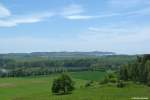 Vom Hügel an der Dorfkirche Göhren geht der Blick nach Süden über das Hagensche Wiek hinweg bis zu der Halbinsel der Zicker Alpen (Mönchgut, Rügen, Mai 2011)