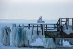 Die Prorer Wiek, Vereist und Zugefroren, mit der eisbrechenden ARKONA im Hintergrund. - 04.02.2026 

