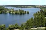 Aussicht von der St. Marienkirche (Waren/Müritz)  über der Tiefwarensee. Aufnahme: Juli 2006.