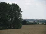 Blick zum Hochhaus in Wismar/Wendorf von der Strae Ggelow nach Barnekow im Nordwestmecklenburg 09.08.2009