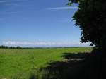 Feldweg von Redewisch nach Redewisch-Ausbau, Blick zur Boltenhagenbucht (Ostsee) 22.06.2010