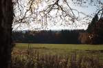  Goldener-Oktober-Tag  im Harz bei Braunlage: Blick am Morgen des 22.10.2012 von der Alten Harzburger Strae Richtung Sdosten; ber dem Ostharz wogt ein Nebelmeer, aus dem die Bergreihen herausragen...