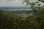 Blick von der Rudolfsklippe auf dem Winterberg hinunter auf Bad Harzburg und das Harzvorland; Aufnahme um die Mittagszeit des 22.06.2013...
