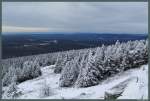 Trotz des frostigen und trüben Wetters bot sich am 27.12.2014 von Brocken ein guter Weitblick in Richtung Westharz.