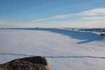 Auf dem Gipfelrücken des Wurmbergs angekommen stehe ich am Rand des künstlich angelegten Teichs, der die Schneekanonen für die Skipisten befeuern soll.