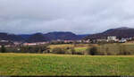 Wechselnde Sichtverhältnisse (3/3):
Wenige Minuten später ist die gesamte Stadt Bad Lauterberg im Harz mit ihrem Umland vom Brockenblick aus wieder zu sehen. Bis zu dem 1141 Meter hohen Berg zu blicken, dafür reicht es allerdings nicht.

🕓 18.2.2023 | 12:08 Uhr