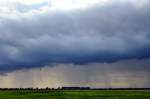 Wolkenwalze mit Fallstreifen (Virga) ber dem Ochsenmoor (Richtung Rschendorf/Dammer Berge), aufgenommen Nhe Schferhof am 27.08.11.