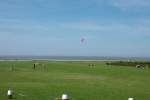 Mit Blick auf das Meer und eine Drchen Wiese lasst es sich richtig aushalten