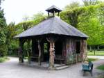 Ein Holzhaus im Park von Schlo Benrath in Dsseldorf, 28.