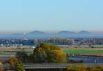 Blick von der Voreifel über Euskirchen bis zum ca. 33 km entfernten Siebengebirge - 03.11.2015