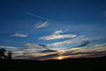 Abendstimmung beim verschwinden der Sonne am Horizont - Eifel 11.11.2022