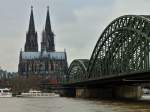 Der Klner Dom und die Hohenzollernbrcke bei Hochwasser am 08.01.2012