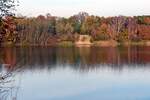 NEUENKIRCHEN (Kreis Steinfurt), 24.11.2019, am Offlumer See, ein durch Kies- und Sandabbau entstandener Baggersee