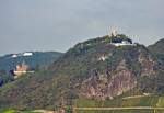 Siebengebirge mit, von links nach rechts, Hotel und Gstehaus Petersberg, Drachenburg und Drachenfels - 17.09.2012