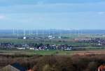 Blick vom Billiger Wald über den Windpark Euskirchen bis zu den Industriegebieten in  Hürth (ca.