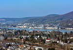 Landschaft südlich von Bonn. Im Vordergrund Bonn-Mehlem, auf der gegenüberliegenden Rheinseite Königswinter und dahinter ein Teil des Siebengebirges - 14.03.2016