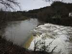 SIEG-HOCHWASSER IN SCHLADERN
Mächtige Wassermassen transportierte die Sieg am 7.2.22 nach tagelangen Regenfällen
über die Felsblöcke des Schladerner Wasserfalls in Richtung RHEIN......