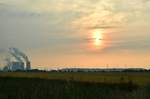 Am Abend des 10.6.2018 gelang es mir diesen Sonnenuntergang in der Nähe von Rommerskirchen mit Blickrichtung Neurath festzuhalten.