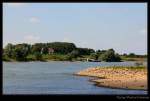 Blick ber den Rhein bei Duisburg-Walsum auf Orsoy (Stadt Rheinberg).