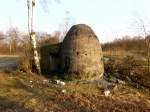 Ein kleiner Luftschutzbunker an der stillgelegten Erzbahn von Bochum-Hordel nach Gelsenkirchen-Bismarck bei Herne-Rhlinghausen, 03.03.2011.