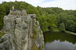 Externsteine - Die Felsen können über zwei in den Stein gearbeitete Treppenaufgänge erklommen werden.