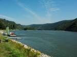 Blick ins Rheintal vom Ufer in Bararach aus. Sommer 2005.