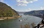 Rhein mit Blick flussaufwärts bei Oberwesel am 25.03.14.