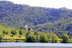 Ein Bilck zu Minheimer-Kirche bei Sommerwetter am 24.7.2012.