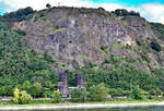 Erpeler-Ley-Felsen mit dem Ostportal der ehemaligen  Brücke von Remagen  - 10.09.2021