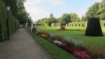 Blick in die Parkanlage des Kurfstlichen Palais in Trier, welche am 5.8.2012 hochsommerliche Bltenpracht aufwies.