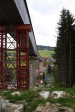 Die die sich noch im Bau befindliche Sraenbrcke ber Markersbach am 09,05.09.