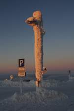 Winterabendzauber auf dem Fichtelberg am 22.01.10. Nebel und Frost verzauberten diese Laterne.