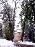 15 .10.09 der erste Schnee ist da/ Schlo Friedrichsthal
(fr ein taschengeld von 2 millinschen zu haben.zu erfragen bei der Stadt :-))))  )