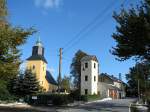 Kirche von Breitenau/hinterm Feuerwehrhaus steht das Pfarramt,wo vom
10.-11.Sept.1813 vor der Schlacht bei Kulm Napoleon bernachtet hat.
Kirche und Pfarramt branden am 11.Okt.1813nieder.wiederaufbau 1813-1819