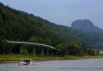 Durchzug einer Gewitterfront am 30.08.2012 ber dem Elbtal bei Bad Schandau, Bild 2: Hier ist schn zu sehen, wie sich der Himmel ber dem Lilienstein immer mehr verfinstert!