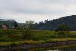 Durchzug einer Gewitterfront am 30.08.2012 ber dem Elbtal bei Bad Schandau, Bild 6: Nachdem sich das Unwetter verzogen hatte, konnte ich infolge desselben die schon so oft gesehene Felsformation  Lokomotive  in der Nhe des Kurortes Rathen, tatschlich das erste Mal  dampfen  sehen!! ;-)