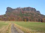 Der Lilienstein (415 m) zwischen Knigstein und Kurort Rathen im Sptherbst - 08.11.2005  