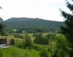 Blick zum Hochwald-Gipfel, Zittauer Gebirge
(Aufnahme von Krompach, Tschechien - Sommer 2004)