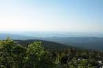 Blick am 30.06.2011 vom Gipfelplateau des Brocken ber den  Kleinen Brocken , den Nordharz, dem nrdlichen Harzvorland mit Bad Harzburg Richtung norddeutsche Tiefebene und Salzgitter.