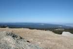 Vorfrhling auf dem Brocken: Blick vom Brockengipfelplateau um die Mittagszeit des 25.03.2012 Richtung Nordwesten ber den nordwestlichen Teil des niederschsischen Harzes und das nordwestliche Harzvorland. Links erkennt man die beiden Sendetrme von Torfhaus.