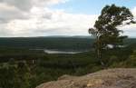 Blick vom Gipfel der Scharfensteinklippe ber den Eckerstausee und Bergreihen des westlichen Oberharzes; Aufnahme vom Nachmittag des 22.06.2013...