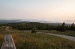 Bad Harzburg am Harznordrand und am Fue des Kleinen Brocken liegt heute unter einer Wolkendecke; Blick vom Gipfelrundweg des Brocken am 12.07.2013 nach Sonnenaufgang...