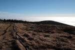 Die Heinrichshöhe liegt heute am Ufer eines endlosen Wolkenmeers; Aufnahme vom frühen Nachmittag des 30.11.2014 auf dem Gipfelrundweg des Brocken...