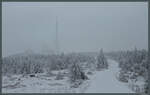 Mit Schnee und Eis bedeckt zeigt sich am 26.11.2023 der Brockengipfel.