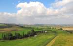 Blick von der 49 m hohen Unstruttalbrcke auf das Unstruttal bei Wetzendorf.