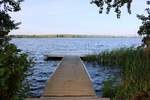 Bade- und Angelsteg am Süßen See auf dem Campingplatz Seeburg (Nordstrand), Blickrichtung Südwesten.