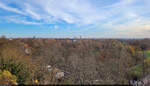 Ausblick vom Lehmannsfelsen am Heinrich-Heine-Park auf die Innenstadt von Halle (Saale).