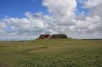 Hallig Nordstrandischmoor - 14.06.2008 - Die Neuwarft aus nrdlicher Richtung.